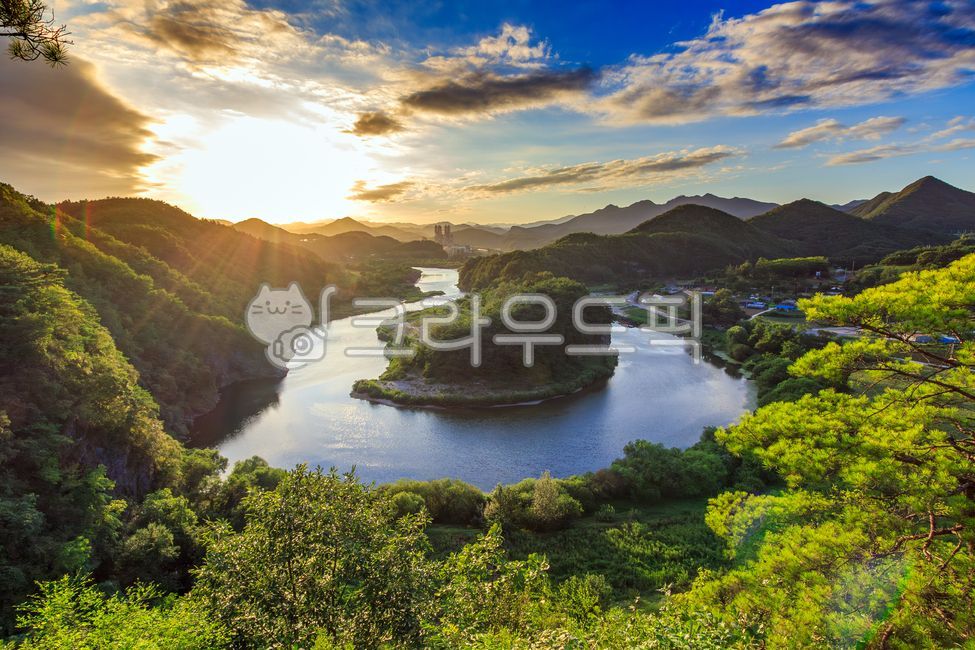 Yeongwol Korean Peninsula Topography,Korean Peninsula Topography,Korean Peninsula Face,Korean Peninsula Village,Korean Peninsula Raft Village,Seonam Village,Korean Peninsula,River,Seogang,Water,Nature,Scenery,Outdoor,Outdoor,Yeongwol,Yeongw