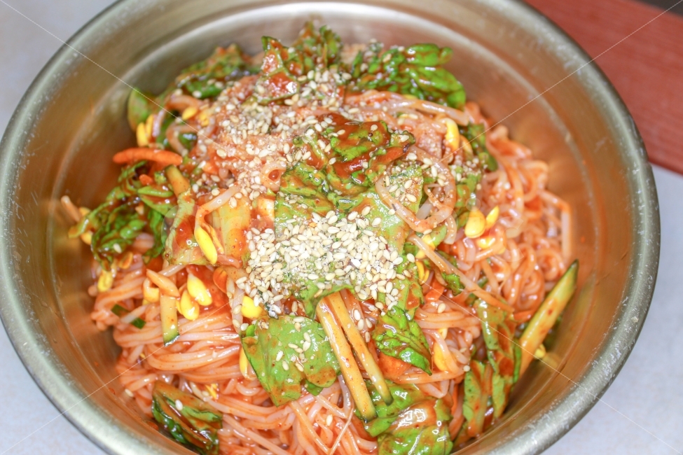 여름별미,비빔국수,koreafood,한국음식,음식사진,면음식,국수사진,면요리,고해상,풍경,사진,백그라운드,배경,배경화면,한국,사람없음,랜드마크,국내,경치,여백,맑음,상쾌,아웃포커스,음식,식재료,요리,food,cook,meal,dishes,food reserves,면류,면요리,noodles,한식,한국음식,한국요리,korean food,korean dishes,korean meal,korean cook