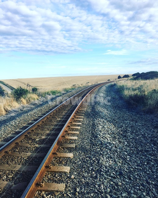 자연,하늘,구름,철도,레일,기찻길,흙길,도로,gravel,자갈,dirtroad,railway,rail,transportation,traintrack,road