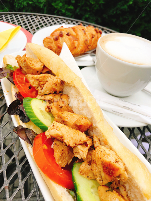 바케트,커피,카페음식,카페,셀러드,유럽식