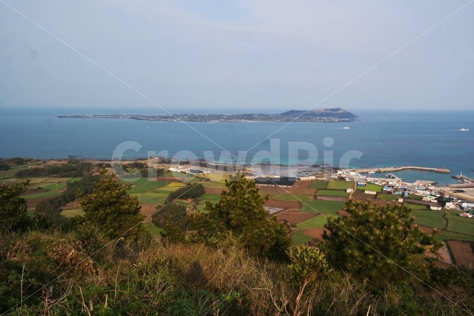 제주,제주도,지미봉,지미오름,우도,바다,흐림,두문포항,풍경,자연,풍경,nature,landscape,시골,마을,country,rural,town,제주도,jeju,jeju island,outdoors,옥외,land,땅,scenery,경치,ocean,대양,water,물,sea,shoreline,해안선