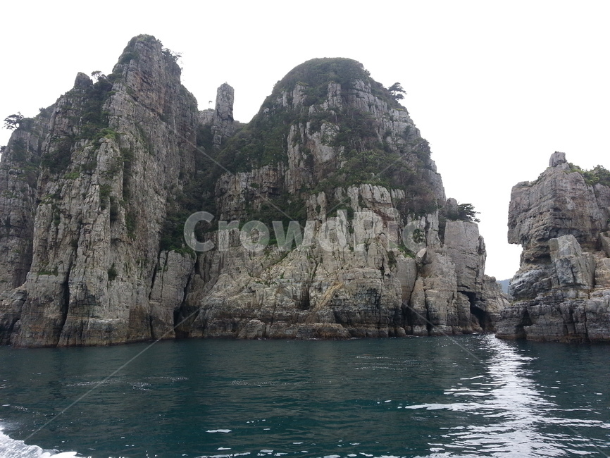 거제도,산,석산,통영,해금강,자연,풍경,nature,landscape,outdoors,옥외,cliff,낭떠러지,water,물,sea,바다,ocean,대양,shoreline,해안선,land,땅,promontory,곶