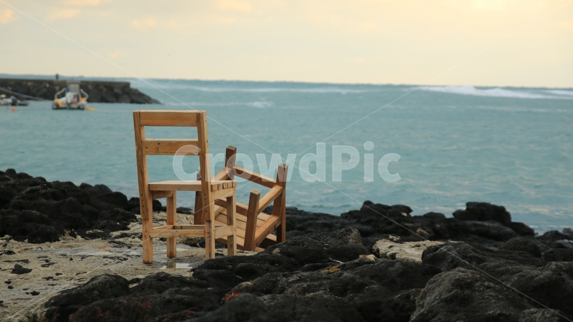 Beach,chair,view of the chair,sea breeze,collapse
