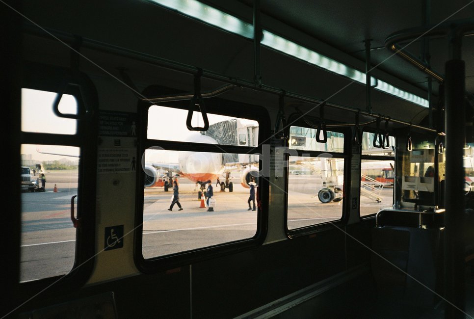버스,공항,비행기,자연,풍경,감성,교통,교통수단,traffic,transportation