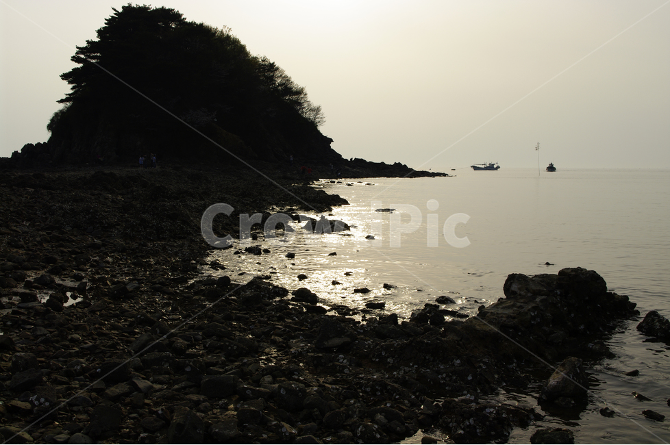 바다,sea,서해,하늘,한국,landscape,안면도,바위섬,그림자,자연,풍경,nature,landscape,한국자연풍경,한국자연경관,korea nature landscape,promontory,곶,water,물,shoreline,해안선,outdoors,옥외,land,땅,ocean,대양