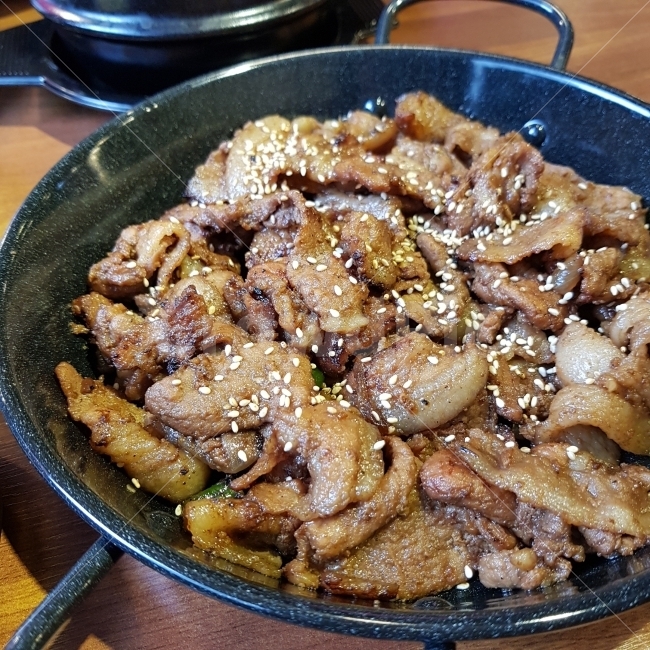 숯불갈비,숯불구이,돼지갈비,돼지숯불고기,갈비,음식,식재료,요리,food,cook,meal,dishes,food reserves,육류,고기,meat,한식,한국음식,한국요리,korean food,korean dishes,korean meal,korean cook