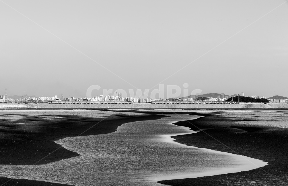 영종도,하늘,갯벌,모래톱,환경,썰물,문양,무늬,감성,자연,풍경,nature,landscape,한국자연풍경,한국자연경관,korea nature landscape,흑백,모노톤,monochrome,black and white