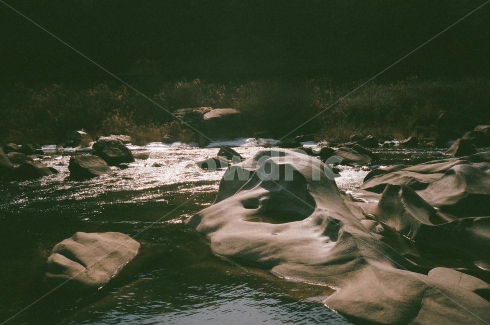 nature,자연,outdoors,옥외,water,물,강,river,바위,rock,film,필름,필름사진