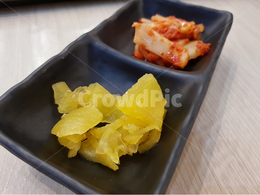 단무지,김지,반찬,접시,노랑,무,음식,식재료,요리,food,cook,meal,dishes,food reserves