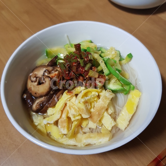 shiitake mushrooms,fried egg,soup,seasoning sauce,noodles,vegetable toppings,stirfried pumpkin,banquet noodles,anchovy broth,noodle dishes,soup dishes,Noodles