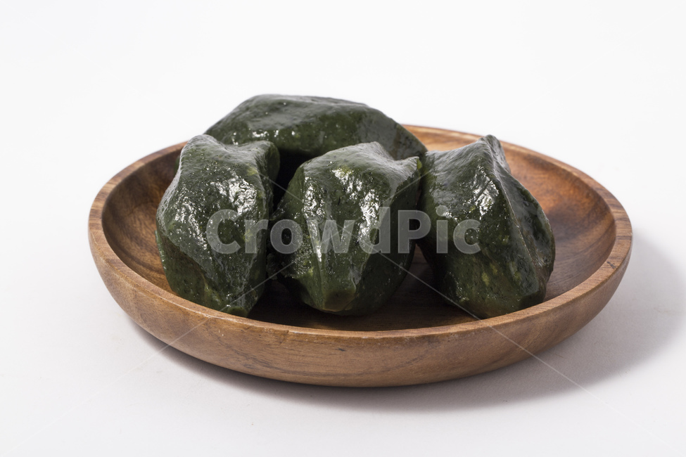 떡,모시잎,송편,모시송편,멥쌀,콩,깨,밤,소,반달,추석,명절,접시,모시잎송편,모시,녹색,음식,식재료,요리,food,cook,meal,dishes,food reserves