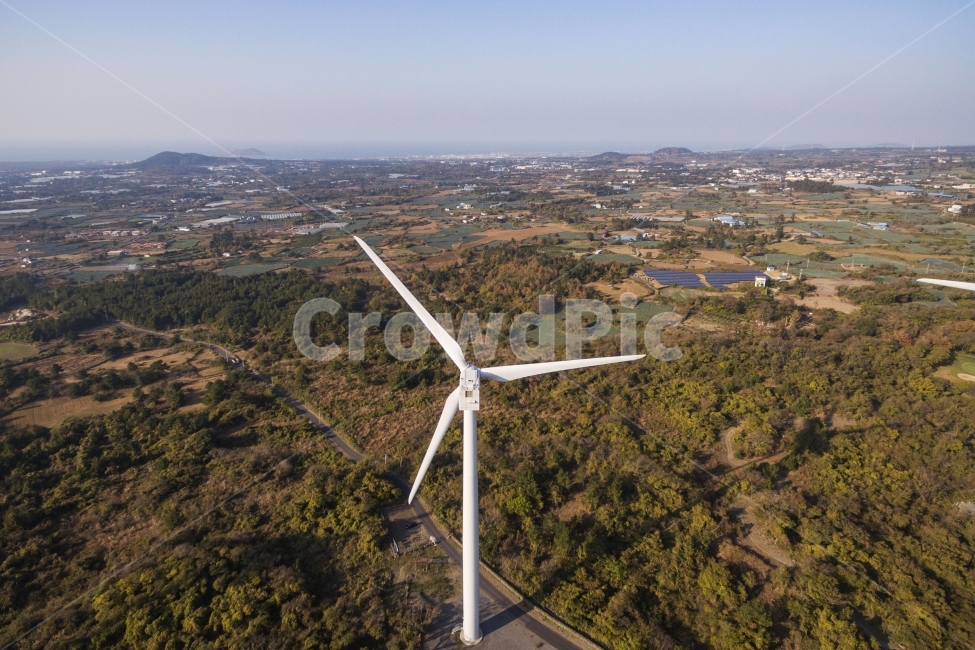 풍력발전기,풍력발전,신재생에너지,제주도,제주풍경,대체에너지,발전기,풍차,나무,숲,제주숲,제주도풍경,항공사진,드론사진,항공뷰,발전,전기,전기생산,풍경,제주도사진,제주사진,제주서부,하늘,자연,풍경,nature,landscape,한국자연풍경,한국자연경관,korea nature landscape,제주도,jeju,jeju island,산업,industry,industrial,에너지산업,energy industry,motor,모터,engine,엔진,machine,기계,경치,outdoors,옥외