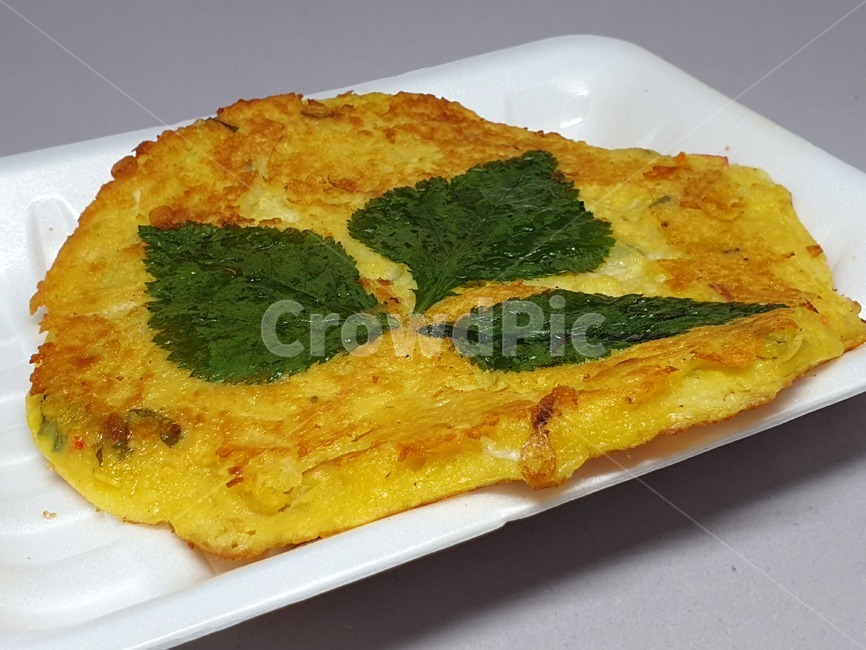 녹두전,전,한국음식,전통음식,명절음식,한국요리,전통요리,명절요리,음식,food,koreafood,스티로품,사물,오브젝트,object,후식,디저트,간식,desert,dish,meal,styrofoam,지지미,치지미,찌지미,깻잎,식물,plants,야채,채소,빈대떡,nokdujeon,mungbeanpancake,bindaetteok,부침개