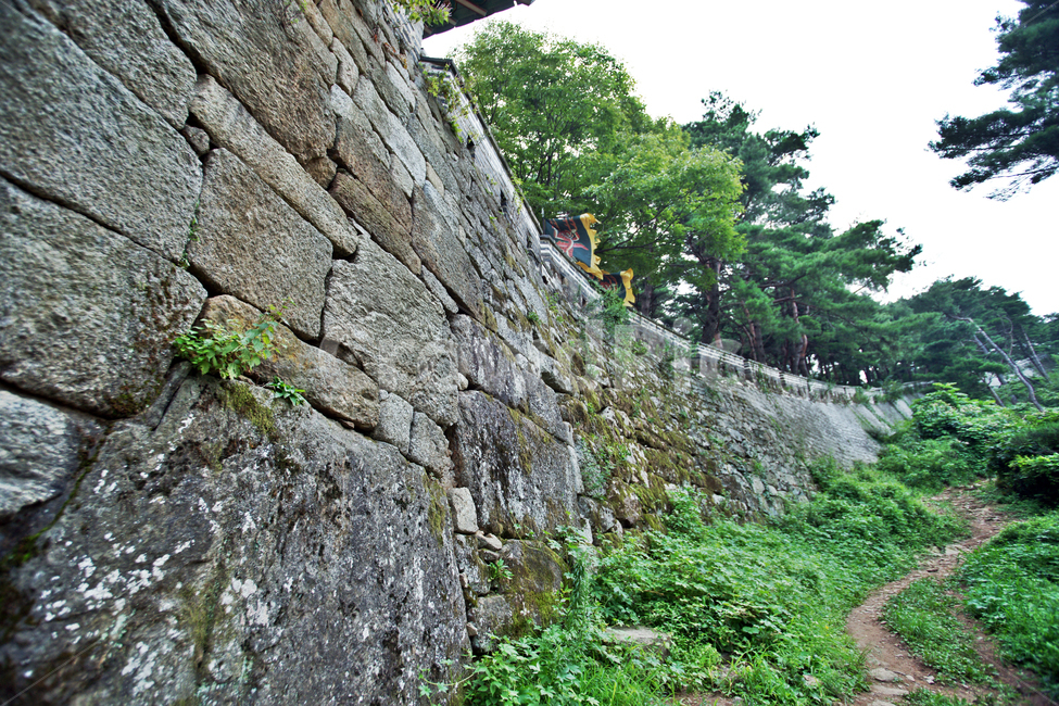 남한산성,성곽,성벽,산성,유적,청량산,방어시설,조선시대,병자호란,인조,세계문화유산