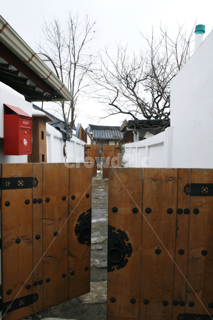 대문,골목길,우편함,기와집,한옥마을,벽등,gate,mailbox,road,돌길