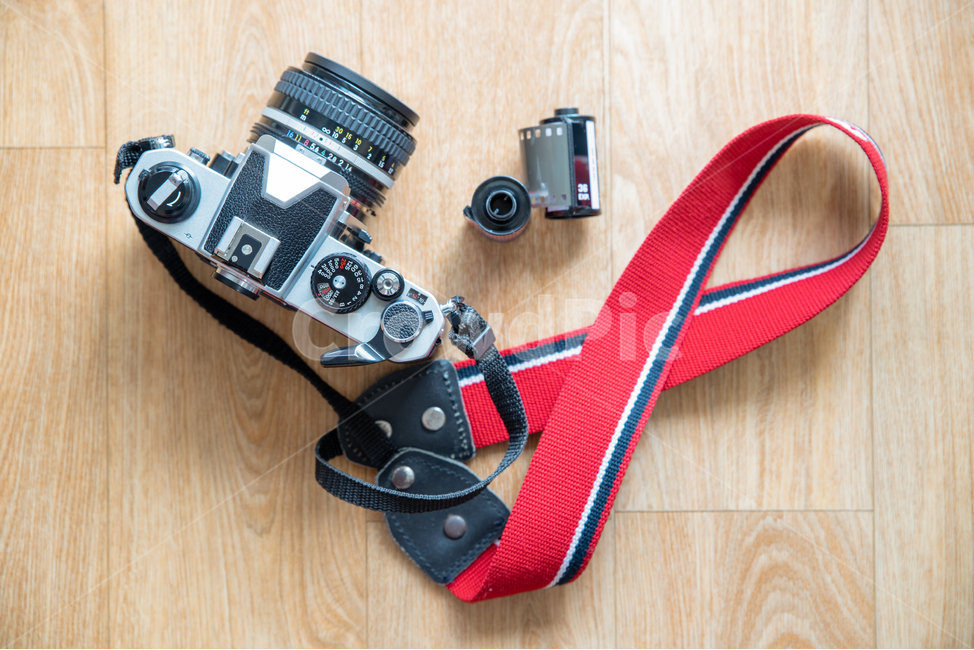 사진기,카메라,필름,필름카메라,복고풍,사진,필름통,아날로그,camera,lens,filmindustry,equipment,technology,retrostyle,photographicequipment,filmreel,nopeople,photographicfilmcamera,film,old,35mm,사진작가,포토그래퍼,photographer,사물,물건,오브젝트,thing,object,matter