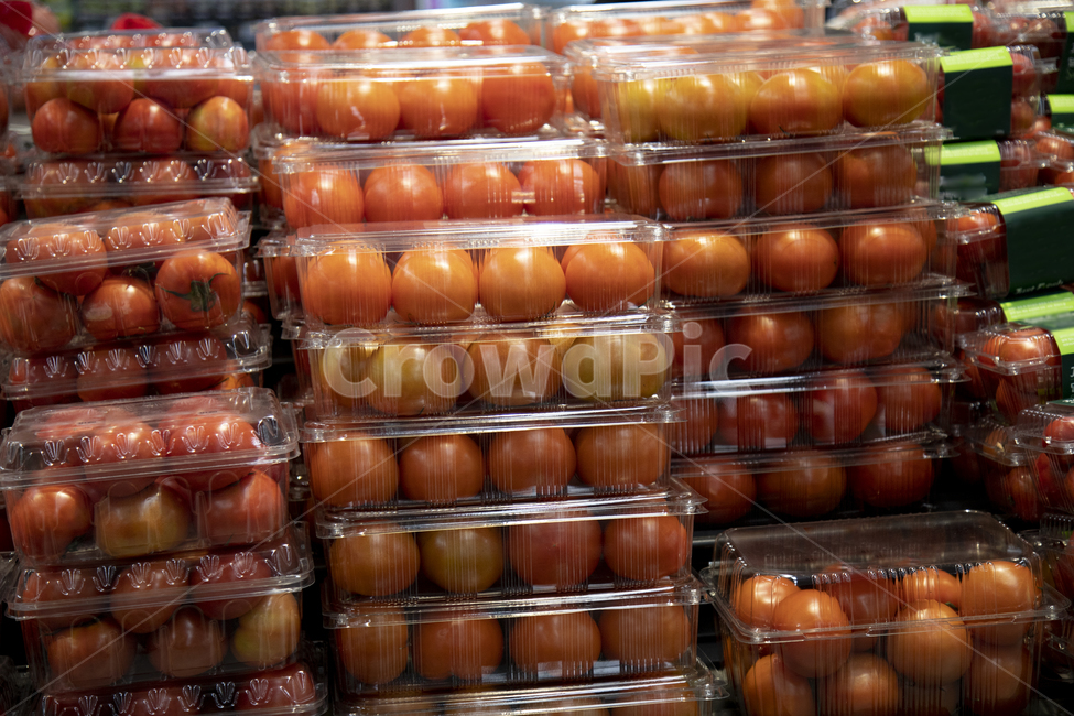 토마토,과일,열매,포장,플라스틱,투명,싱싱한,맛있는,먹음직한,투명한,패턴,정리된,쌓아놓은,농작물,재배,음식,농사,오브젝트,tomatoes,fruits,berries,packaging,plastic,fresh,delicious,transparent,pattern,organized,stacked,crops,cultivated,food,farming,objects,시장,마트,마켓,market,mart,market place,음식,식재료,요리,food,cook,meal,dishes,food reserves,채소,야채,vegetables