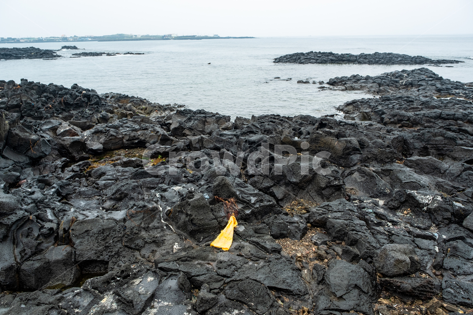 바다,nature,자연,outdoors,비양도,우도,제주,제주도,해안가,돌,검은돌,바닷물,해변,자연,풍경,nature,landscape,제주도,jeju,jeju island,mountain,산,옥외,rock,록,slate,슬레이트