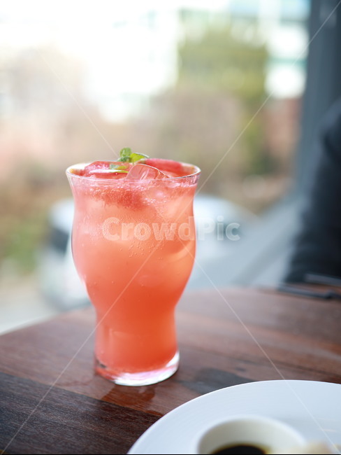 음식,마실것,beverage,cocktail,칵테일,자몽,음료,에이드,자몽에이드,시원한,얼음,drink,alcohol,cup,음료수,drink,beverage