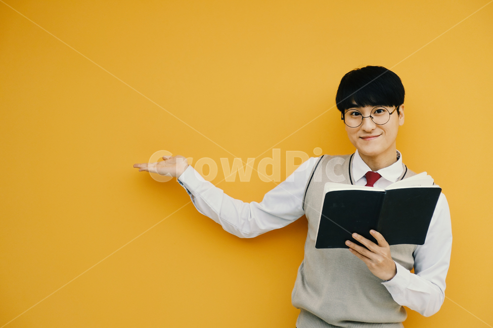 수능,교육,학생,교복,시험,강의,수업,고등학생,고3,남고생,남자고등학생,남고,수능시험,기말고사,중간고사,모의고사,exam,quiz,test,학업,공부,남자,남학생,사람,인물,인간,human,person,얼굴표정,facial expression,face,남성,남자,man,male,교육,학교,공부,education,learning,study,school