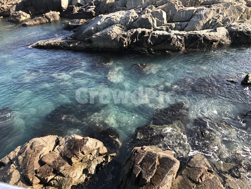 바닷가,바닷가앞,바위,바닷가바위,돌,자연,풍경,nature,landscape,promontory,곶,rock,록,water,물,outdoors,옥외,ocean,대양,sea,바다
