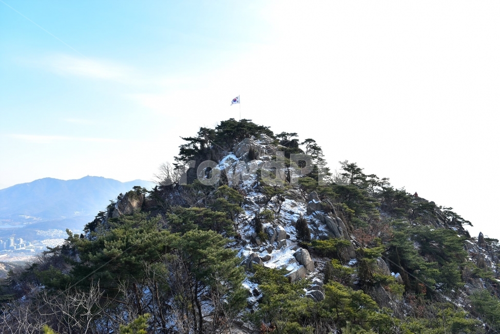 관악산,풍경,겨울,자연,눈,스포츠,등산,산행,nature,snow,겨울풍경,느낌,아름다운,신비로운,경이로운,기암,바위,암봉,암릉,다큐,필,힐링,명산,landscape,winter,season,트레킹,100대명산,인기명산,조망,전망,정부청사,6봉,수목원능선,바윗길,암릉길,명품송,소나무,명품코스,설경,겨울,계절,winter,season,자연,풍경,nature,landscape,한국자연풍경,한국자연경관,korea nature landscape,plant,식물,tree,나무,fir,전나무,abies,아비