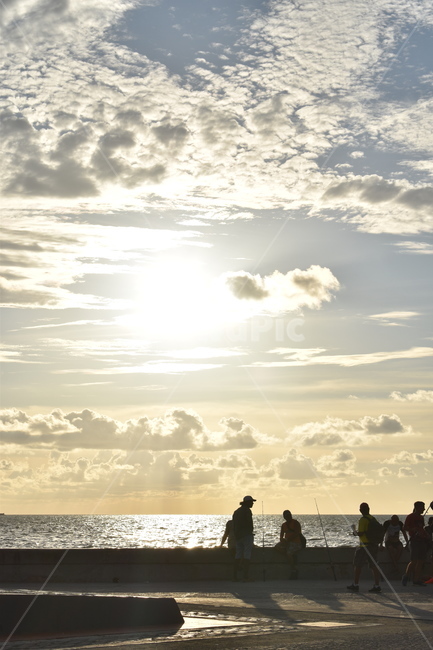 천국,쿠바,말레꼰,구름,배경화면,평화로운,여행,cuba,heaven,하늘,sky,background,malecon,beach,해변