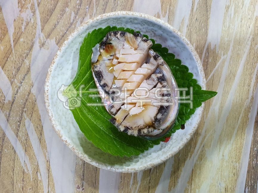 side dish,snack,Korean food,restaurant,Korean side dishes,bowl,Korean restaurant,Korean local food,food