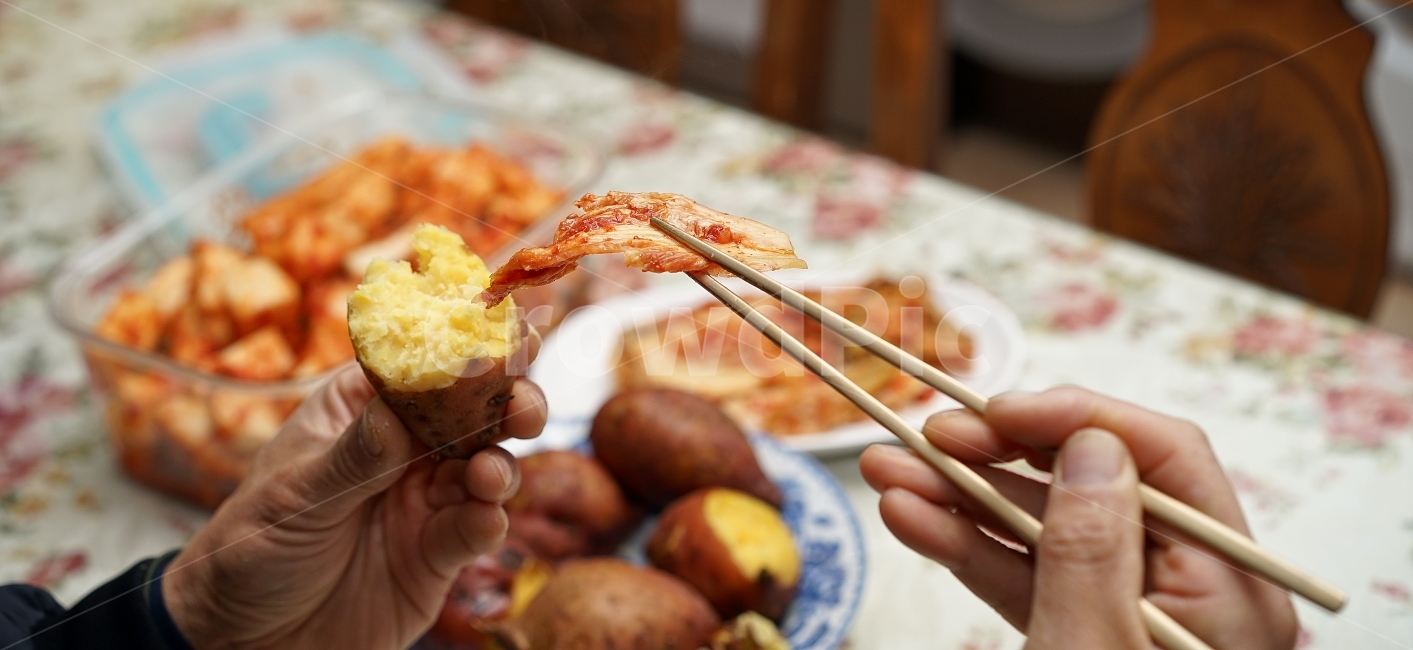 고구마,간식,음식,먹방,식탐,식물,식품,건강식,건강,행복,간식추천,우리집메뉴,아이들간식,구황작물,푸드,food,달콤,일상,한국,김치,사람,인물,인간,human,person,신체일부,몸,body,음식,식재료,요리,food,cook,meal,dishes,food reserves