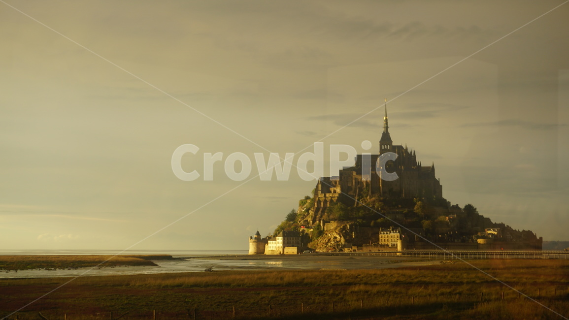 몽생미셸,montsaintmichel,수도원,monastery,몽생미쉘,랜드마크,landmark,tourist attraction,해외,외국,세계,foreign,oversea,world,세계랜드마크,해외랜드마크,외국랜드마크,world landmark,world tourist attraction,steeple,뾰족한 탑,tower,탑,architecture,건축물,spire,첨탑,building,건물,nature,자연,town,도시,metropolis,중심지,urban,어반,city,시티