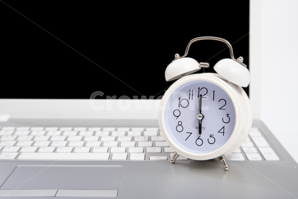 concept,office,laptop,space,computer,working hours,office supplies,business concept,copy space,alarm,copy,Business,alarm clock,business hours,margin,business,work,monitor,clock,employment,LCD,labor,pc,work time,time,internet,object,6 oclock