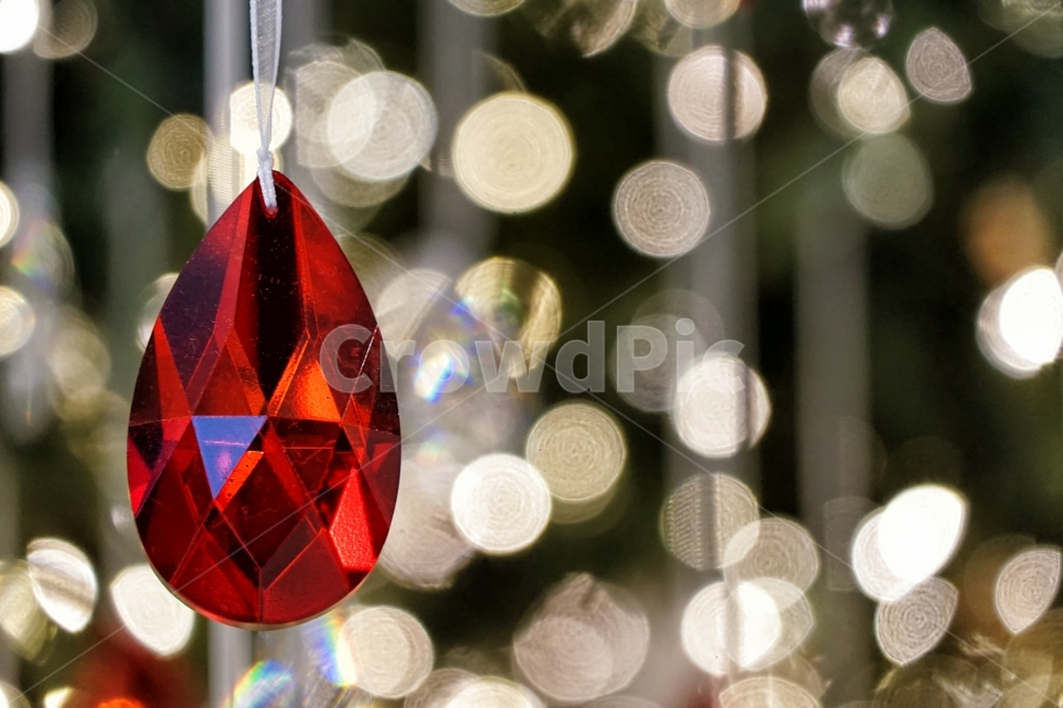 Ball,Christmas,Snow,Celebration,focus,Seasonal,Bright,blurry,Glitter,New Year,Winter,postcard,Snowflake,Tree,lights,sky,Gold,Jewel,glass,Background,Sparkle,Blurred,night,Merry,Closeup,Decoration,Card,Red,Gift,Wooden,glowing,Holiday,elements,bokeh,Green,an