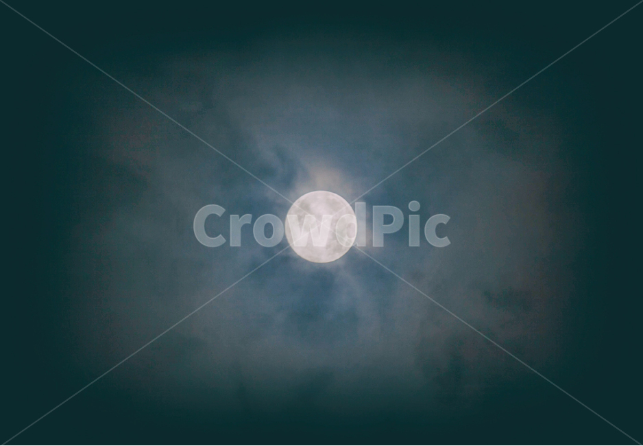 야경,하늘,풍경,달,보름달,moon,달빛,moonlight,light,빛,자연,night,밤,저녁,nightphotography,sky,landscape,달무리,구름,cloud,fullmoon,nature,outdoors,옥외,astronomy,천문학,universe,우주,outer space,대기권 밖