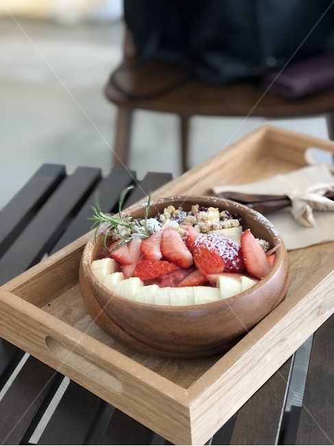 cafe,yogurt ball,wood,menu,bowl