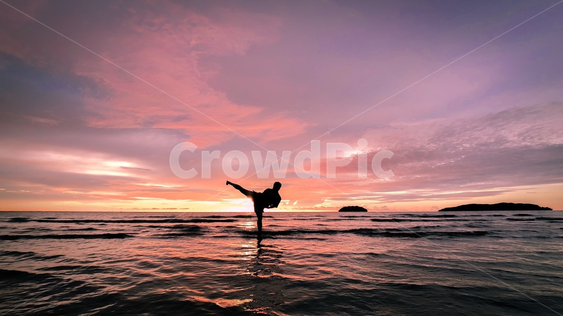 코타키나발루,선셋,ocean,sea,바다,옆차기,해변,바다,beach,sea,사람,인물,인간,human,person,인물실루엣,사람실루엣,character silhouette,human silhouette,스포츠,레저,운동,sports,leisure,exercise