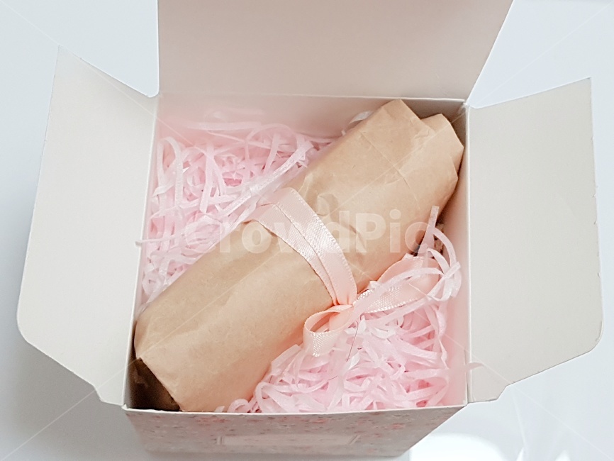 선물,선물포장,포장,선물상자,선물상자안,기념일,축하,anniversary,congratulation,celebrate,celebration