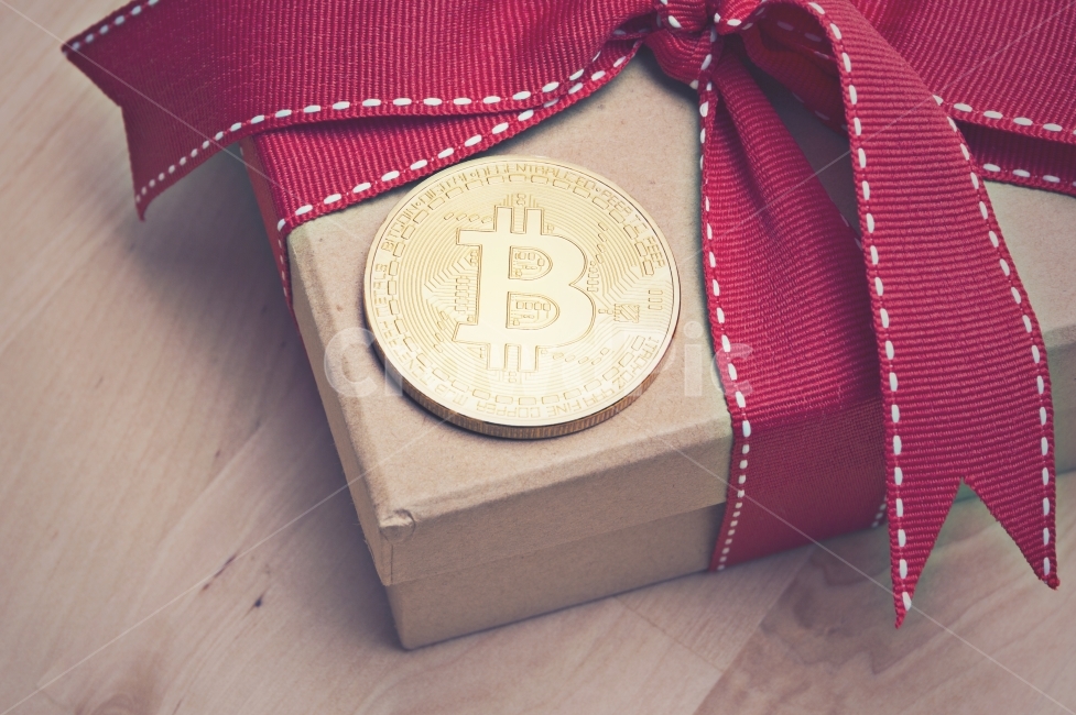 gift,symbol,networking,virtual currency,bank,directing photo,golden,payment,savings,stock,cash,image,metal,ribbon,economy,mining,cryptocurrency,market,system,background,exchange,Internet,coin,cyber money,object,loan,virtual,circuit,production,box,Cash,net