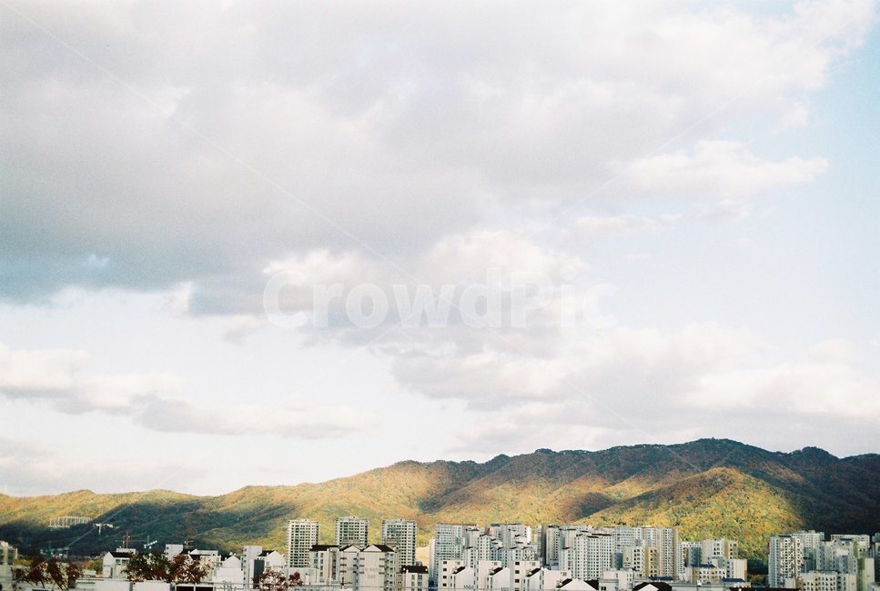 구름,하늘,산,아파트,분위기,햇빛,옥상정원,도시,풍경,city,landscape,한국도시풍경,한국도시경관,korea cityscape