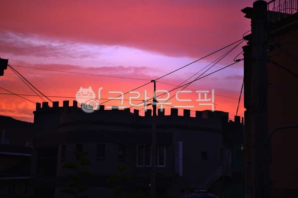 아침,여명,황혼,붉은하늘,새벽,하늘,일몰,실루엣,옥외,자연,dusk,redsky,dawn,sky,sunset,silhouette,outdoors,nature,건축물,전선