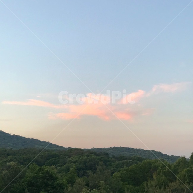 노을,붉은노을,하늘,구름,산,나무,자연,푸름,하늘색감,색감