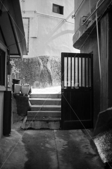 골목사진,필름사진,골목,옛골목,흑백사진,골목길,alley,흑백,모노톤,monochrome,black and white
