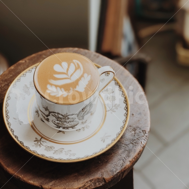 튤립,라떼아트,아트,아침햇살,커피한잔,커피,카페,coffee,cafe,감성,sensible,feeling