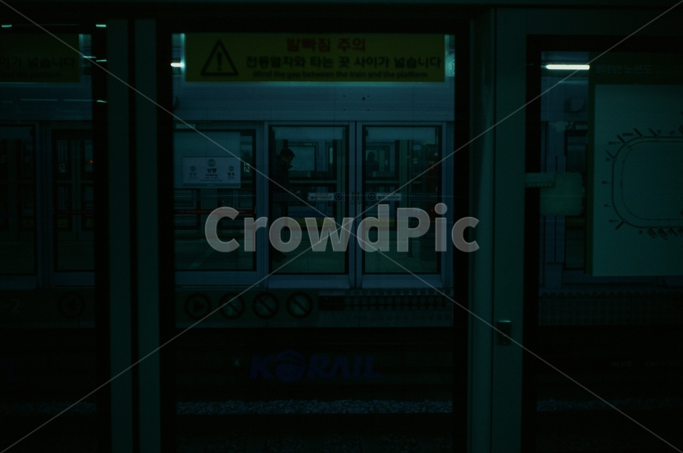 필름카메라,감성사진,지하철,열차,기찻길,교통,교통수단,traffic,transportation