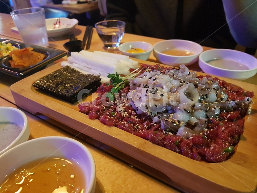 음식,요리,산낙지,육회,안주
