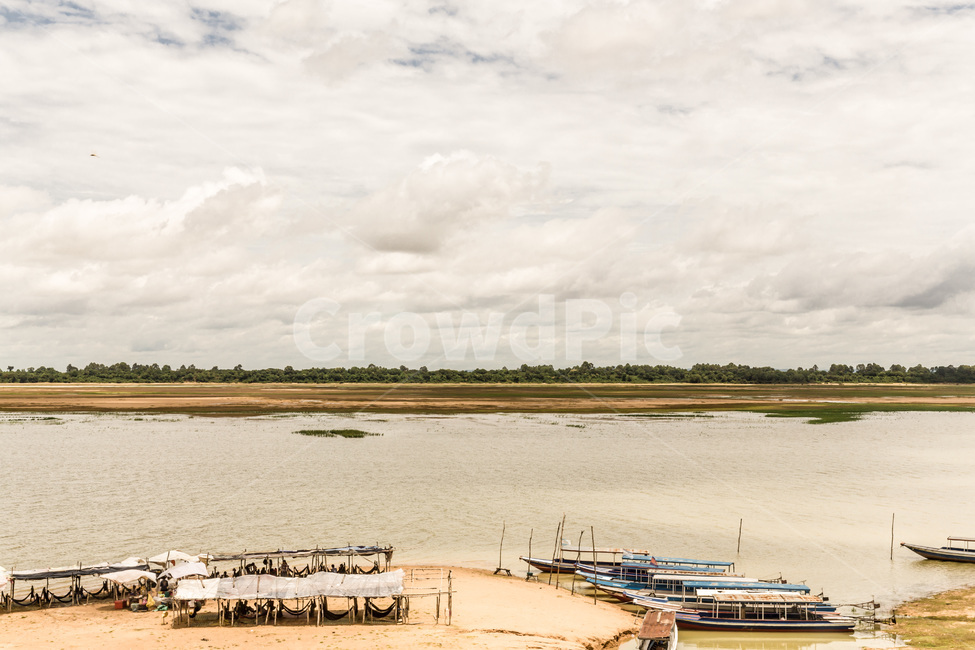 톤레삽호수,캄보디아,휴양지,관광지,하늘,구름,선박,풍경,자연