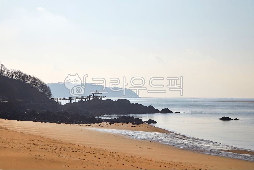 대이작도,바다,해변,푸른하늘,파란바다,푸른바다,모래해변,백사장,하늘,인천섬,해수욕장,작은풀안해수욕장,모래사장,아웃도어,야외,섬,daeijakisland,sea,bluesky,bluesea,whitesandbeach,sky,incheonisland,beach,smallpoolanbeach,sandbeach,outdoor,island