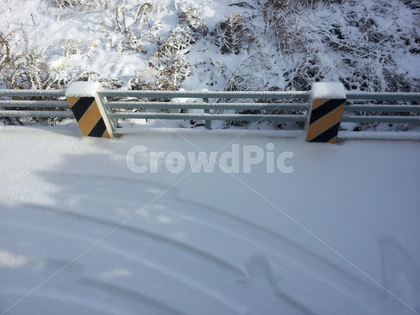 겨울,winter,12월,december,1월,january,nature,자연,outdoors,옥외,snow,눈,주차장,흔적,자국,trace,경계선,겨울,계절,winter,season