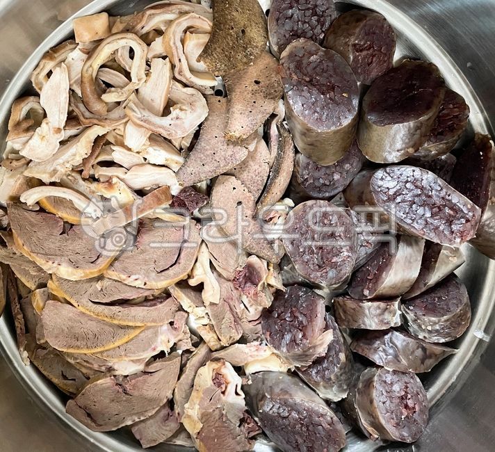Assorted internal organs,pork,pig,Badger Gamtu,ingredients,cooking,sundae,guts,lights,liver,cook,food,meal,Attached,dish,meat,pork parts,Pig parts,Pig appendages