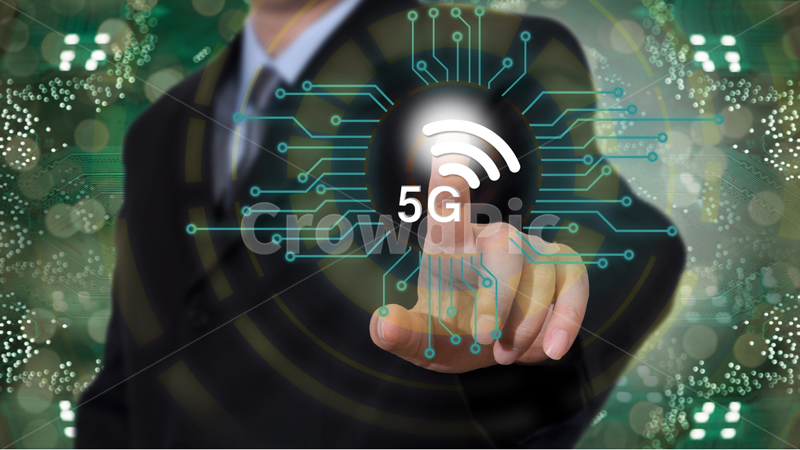 expert,data,screen,hand gestures,revolution,White space,information and communication,Development,connection,communication,big data,4th,touch,click,business man,background,science,effect,Internet,concept,industry,network,5g,industrial revolution,man,lte,g
