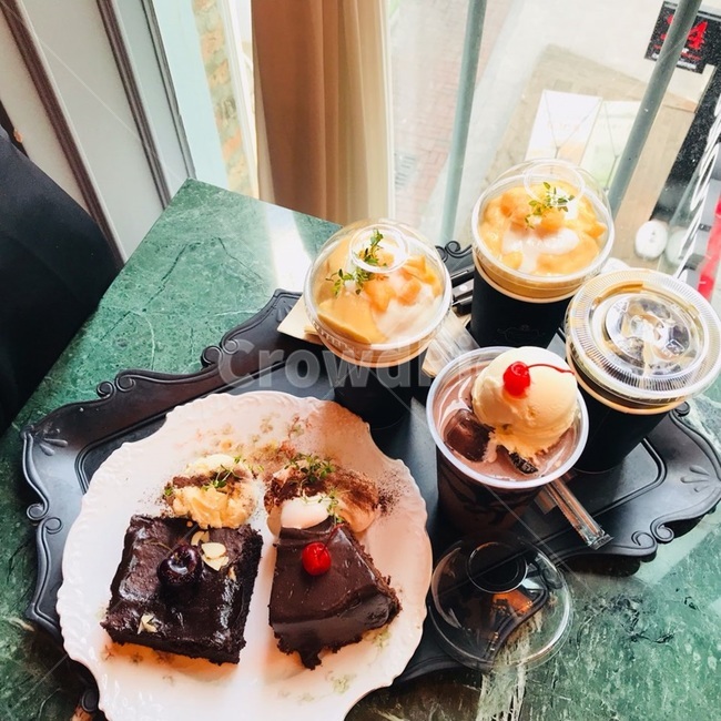 카페,감성,케이크,음료,빵,복숭아,복숭아스무디,커피,감성카페,카페감성